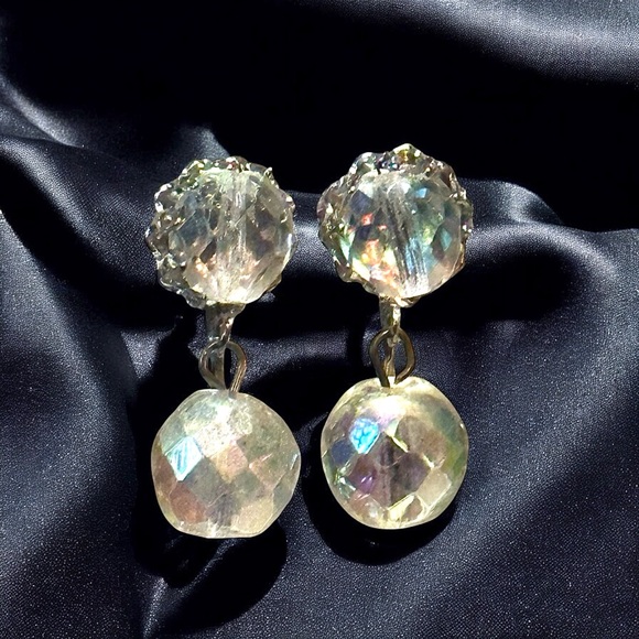 Miriam Haskell Jewelry - Vintage Miriam Haskell Aurora Borealis Crystal dangle earrings